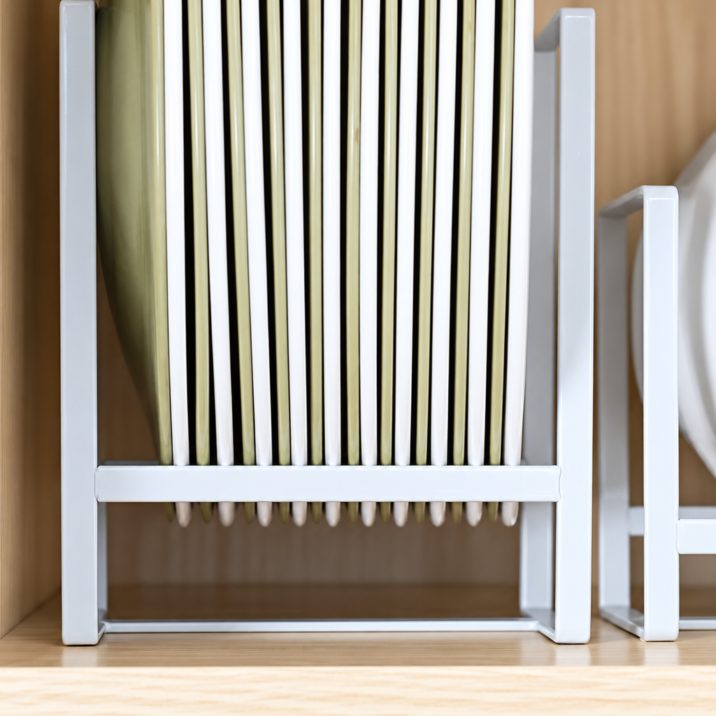 AI-assisted close-up based on the product photo, showing the white metal plate rack frame and lower rail; plates not included.